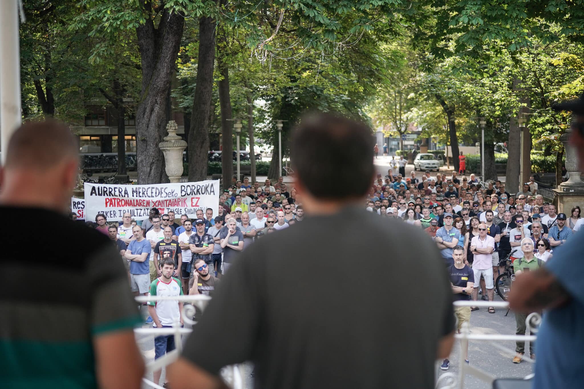 Investigan "pintadas" y "agresiones" para evitar que se ratifique el acuerdo sindical en Mercedes