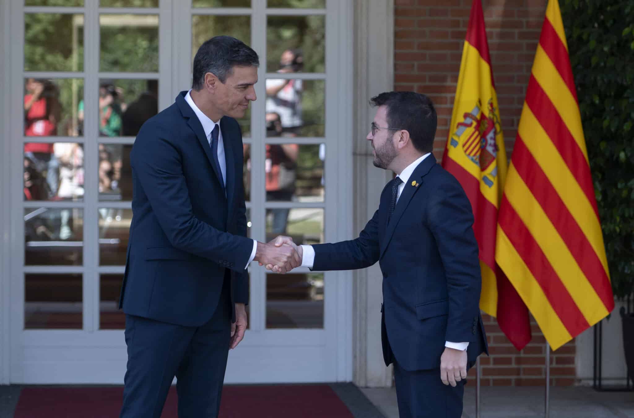 Sánchez recibe a Aragonés en La Moncloa.