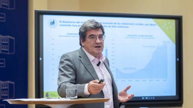 El ministro de Inclusión, Seguridad Social y Migraciones, José Luis Escrivá, presenta los datos del avance quincenal de afiliación a la Seguridad Social, en la sede del Ministerio.