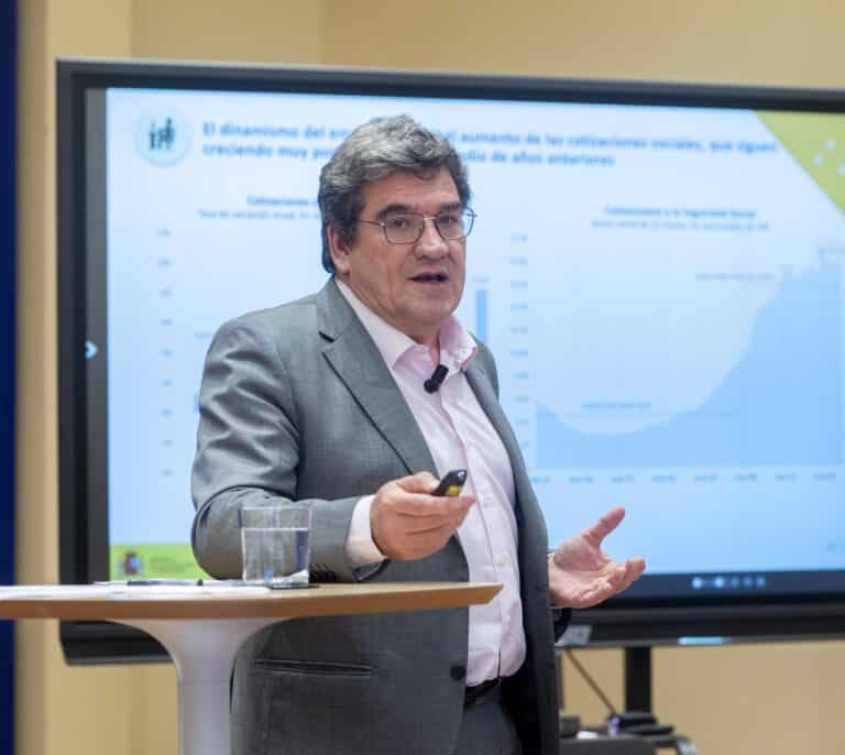 Escrivá anuncia que los autónomos podrán deducirse un 7% extra de gastos "difíciles de clasificar"