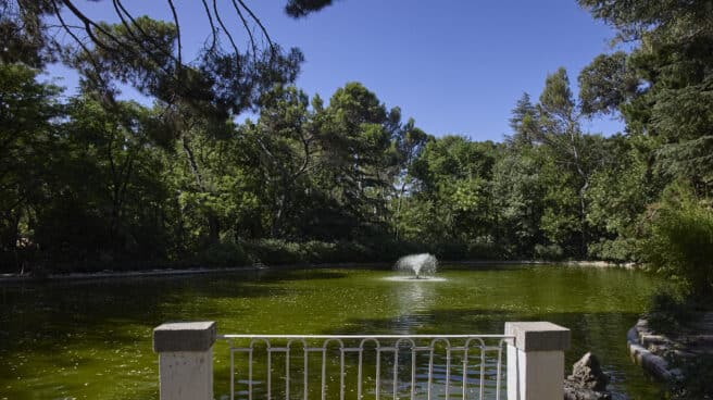 Estanque en el parque Quinta de los Molinos de Madrid.