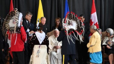 El Papa pide perdón a las comunidades indígenas de Canadá por el papel de la Iglesia