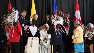 El Papa pide perdón a las comunidades indígenas de Canadá por el papel de la Iglesia