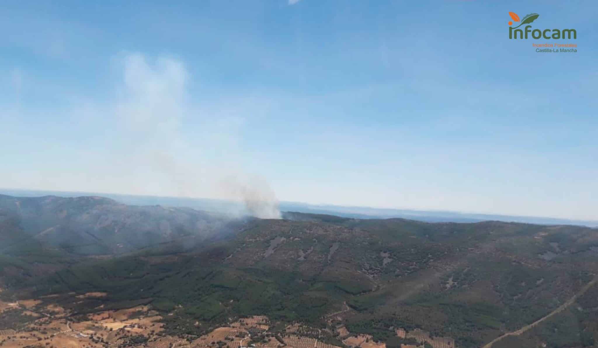 Incendio forestal en Sevilleja