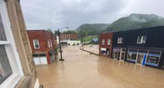 El estado de Kentucky se enfrenta a "una de las inundaciones más devastadoras de su historia"