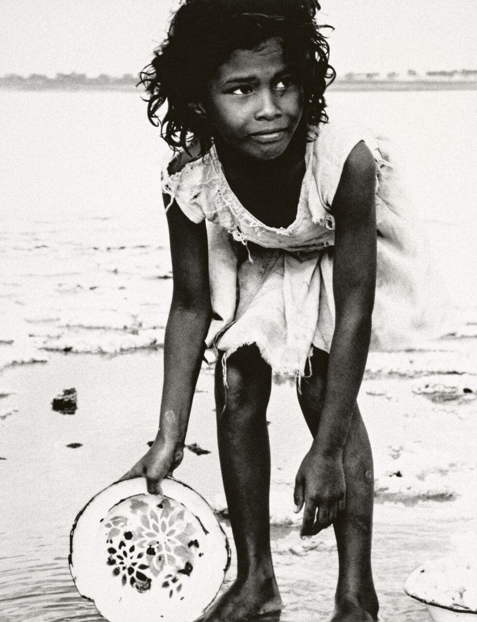 La niña de la salina, entre Pampatar y Punta Ballena, Isla de Margarita, Venezuela, 1958