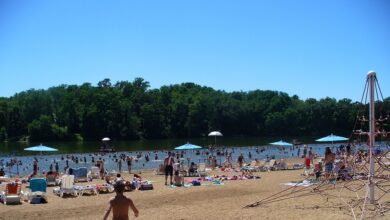 Un nadador infectado por una 'ameba comecerebros' en una playa de Iowa, en Estados Unidos