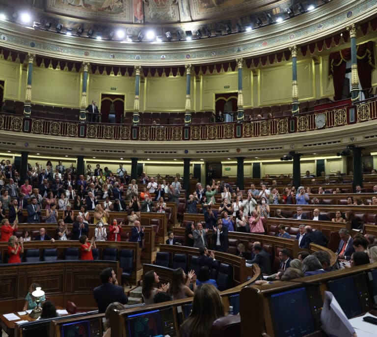 Las CCAA deberán cumplir seis meses con el plan de ahorro salvo que el Congreso lo tumbe en septiembre