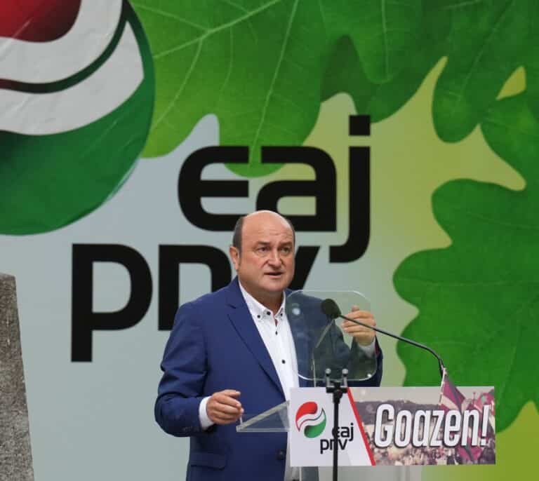 Ortuzar, decepcionado con Sánchez: "Somos un 'kleenex' para él, nos usa y nos tira"