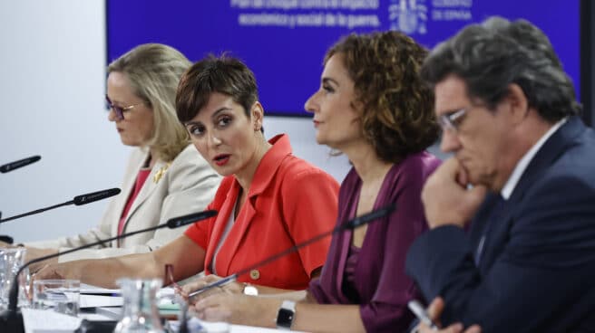 Calviño, Rodríguez, Montero y Escrivá, tras el Consejo de Ministros. Calviño, Rodríguez, Montero y Escrivá, tras el Consejo de Ministros.