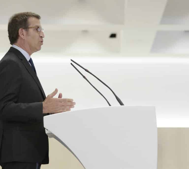 Feijóo 'sondea' a Sociedad Civil Catalana para reforzar la base del PP en Cataluña