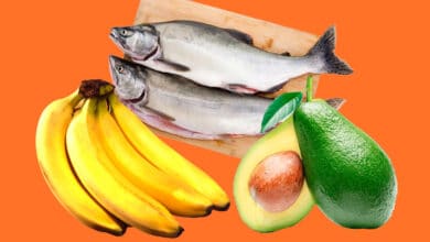 Plátanos y salmón contra el exceso de sal: así cuida el potasio tu corazón