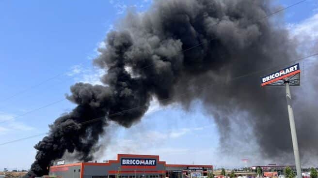 Incendio en el Bricomart de Alcorcón.