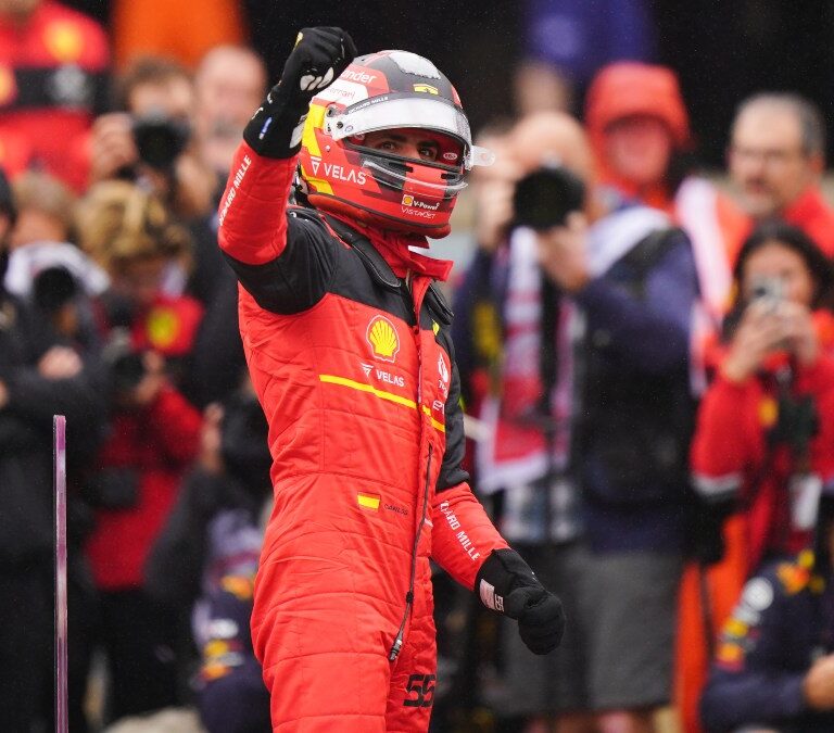 Carlos Sainz gana su primera carrera de Fórmula 1 en Silverstone