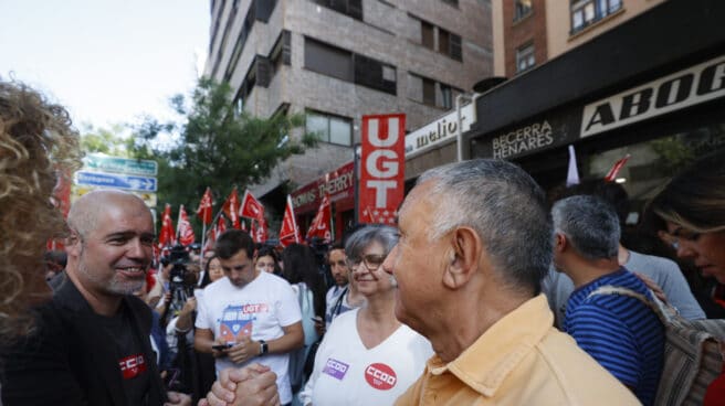 Sordo y Álvarez se saludan en la convocatoria bajo el lema "Salario o conflicto".