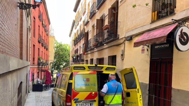 Detenida una mujer de 37 años por matar a su novia con un arma blanca en Madrid Detenida una mujer de 37 años por matar a su novia en el centro de Madrid