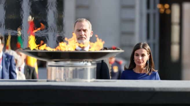 El rey Felipe VI y la reina Letizia durante el tercer homenaje de Estado a las víctimas de la covid-19.