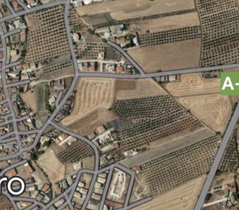 Una colisión frontal múltiple obliga a cortar el kilómetro 33 de la A-308, en Granada