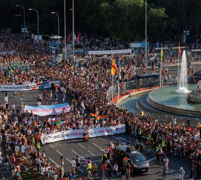 La manifestación del Orgullo llena el centro de Madrid con la polémica por la Ley Trans en el horizonte