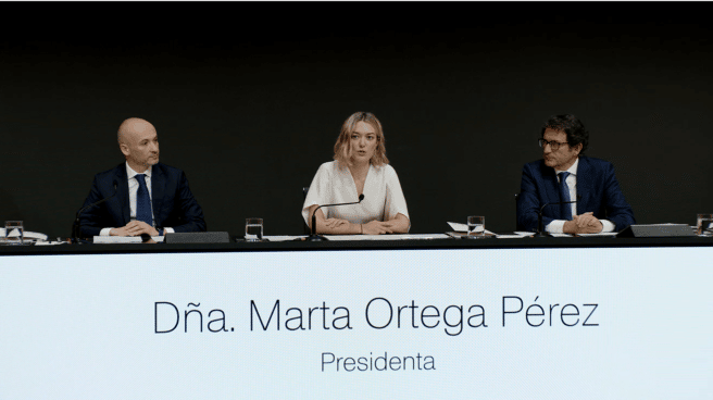 La presidenta de Inditex, Marta Ortega, durante su primera Junta General de Accionistas.