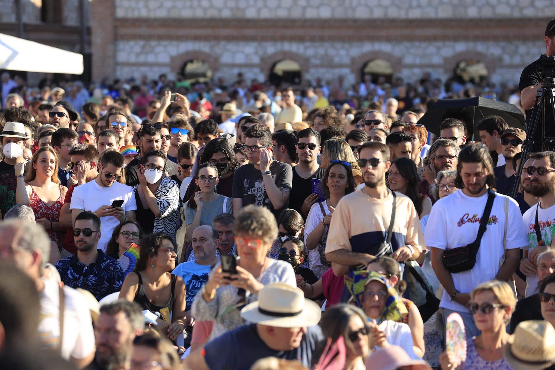 Público asistente a la presentación del proyecto de Yolanda Díaz en Matadero.