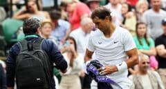 Rafa Nadal se retira de Wimbledon por una rotura en el abdomen