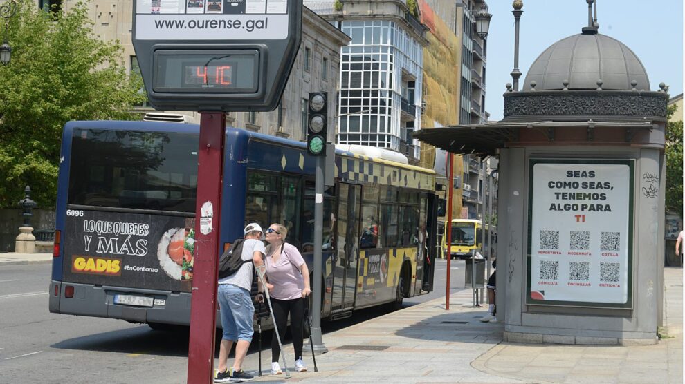 Un termómetro en la calle marca 41 grados en Orense, Galicia.