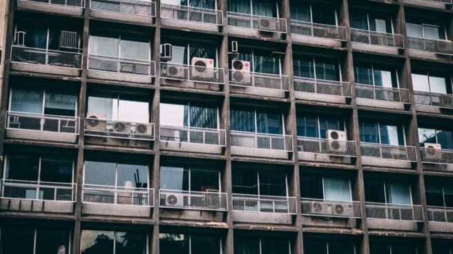 El Gobierno fijará un tope de 27 grados de temperatura en transportes y empresas para "ahorrar energía" Aires acondicionados