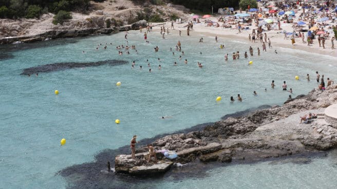 Puede preguntarse de qué pueblo se trata; o cuántos pueblos encajan en esta tenebrosa fábula del turismo como mal invento y peor negocio.