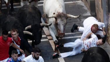 La nobleza de los toros evita varias cornadas en un segundo encierro con muchas caídas