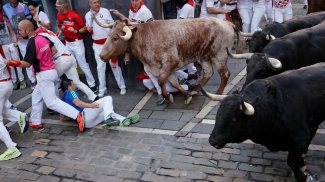 septimo-encierro-san-fermin el séptimo encierro de los Sanfermines ante los toros de la ganadería de Victoriano del Río Cortés