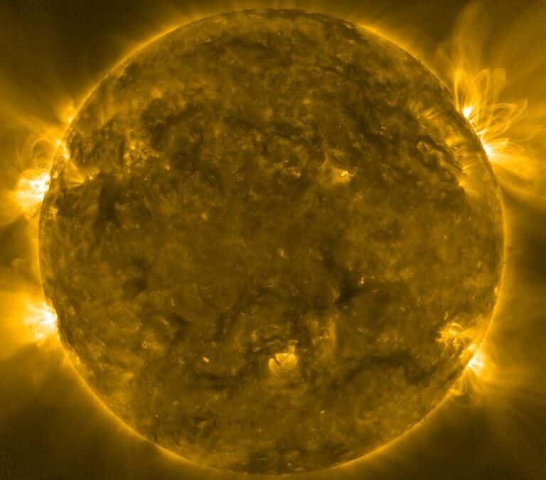Aviso por tormenta solar en Europa: cortes de electricidad, comunicaciones y espectaculares vistas