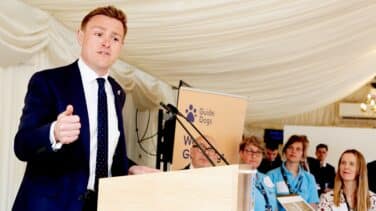 Dimite el tercer ministro de Boris Johnson en menos de un día