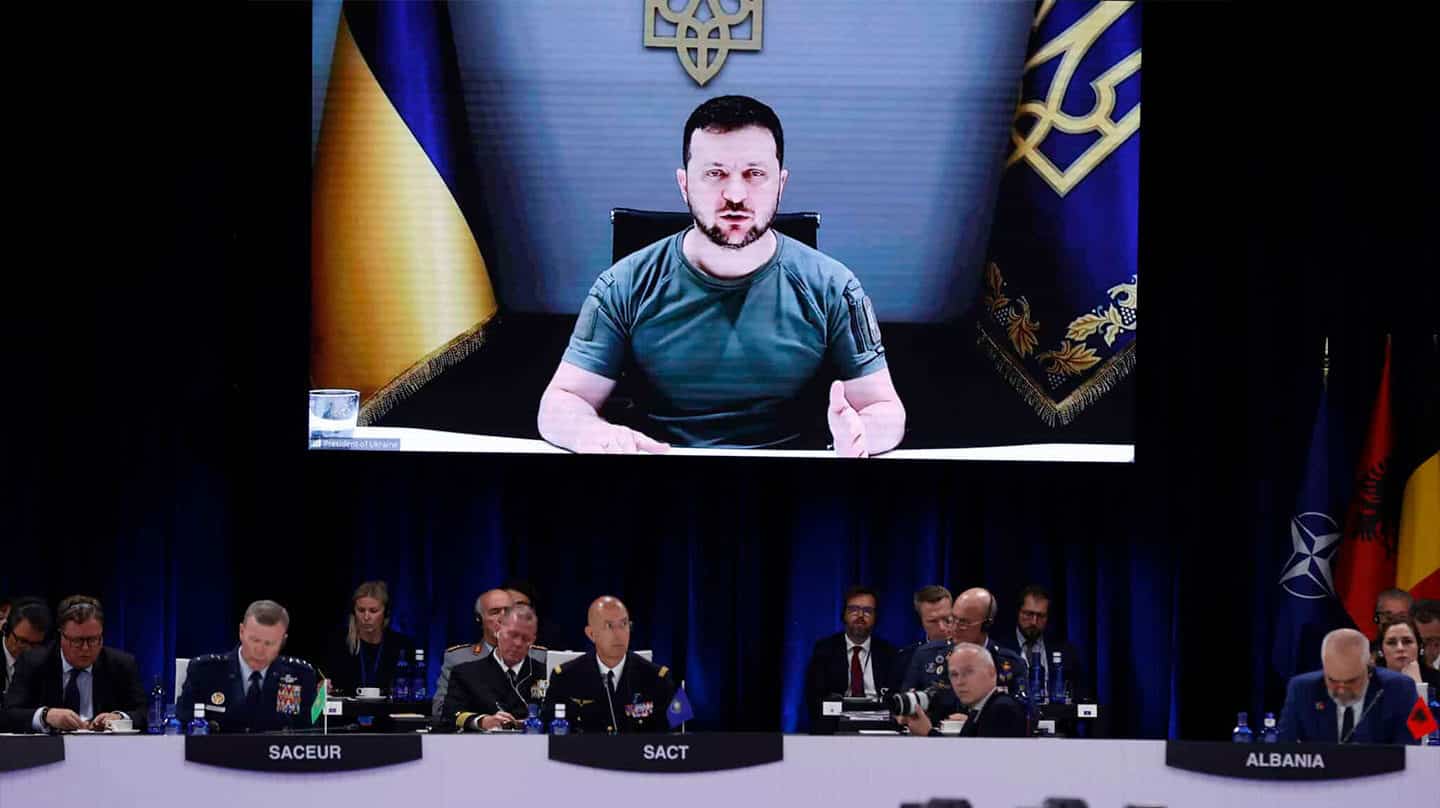 El presidente ucraniano, Volodimir Zelenski, ante el Consejo del Atlántico Norte.