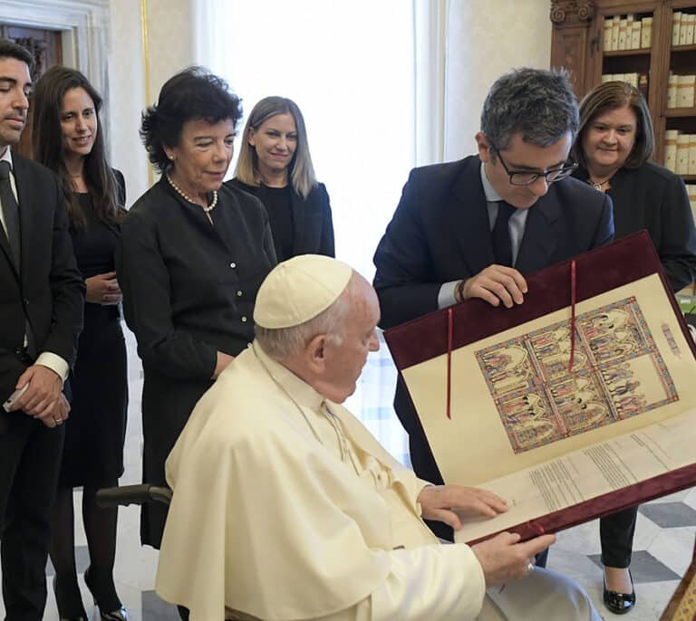 El viaje de Bolaños a Roma para ver al Papa: seis asesores y 1.493 euros de gasto más el Falcon