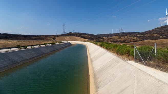 Canal Imperial de Aragón, en el término municipal de Novallas, en Zaragoza.