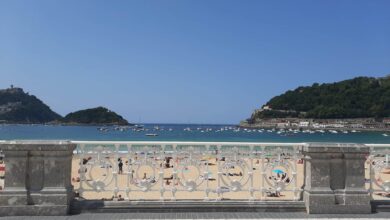 Salva la vida tras estar cinco horas y media flotando en el mar hasta ser localizada en San Sebastián