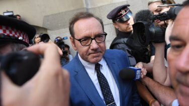 Kevin Spacey tendrá que pagar 30 millones de euros a la productora de 'House of Cards' por su comportamiento en el rodaje