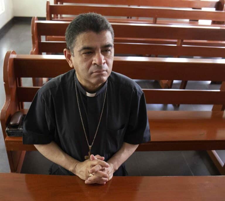 Monseñor Rolando Álvarez, el obispo que desafía al régimen de Ortega en Nicaragua