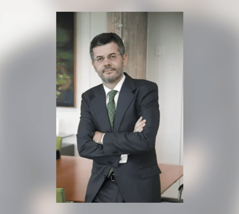 Visalia y Atlantica firman un acuerdo de suministro mayorista para una nueva planta solar en España