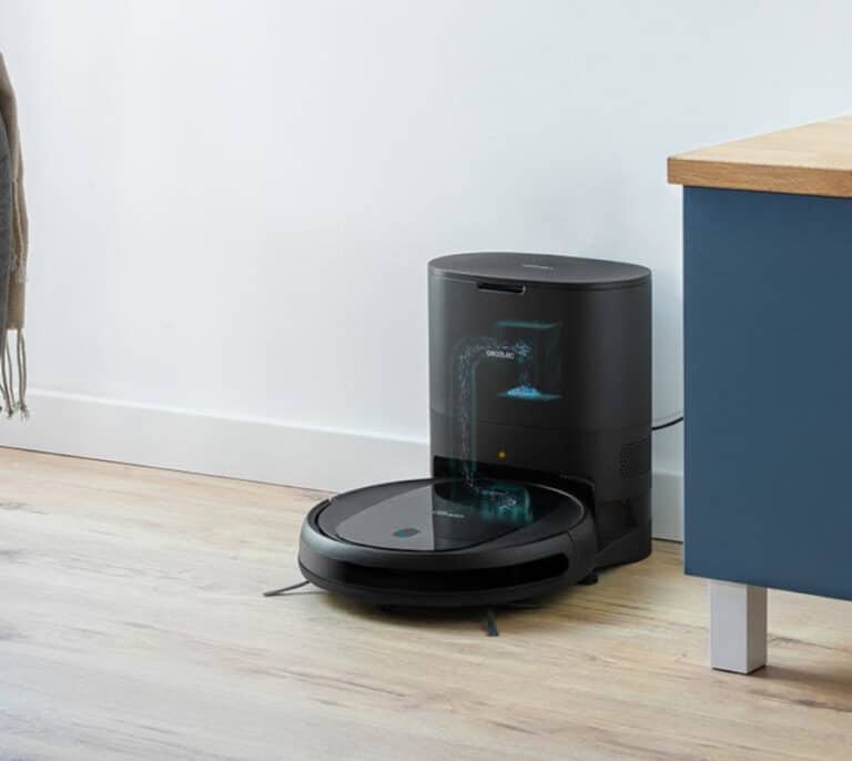 Este robot aspirador de Cecotec se limpia solo ¡y está a mitad de precio!