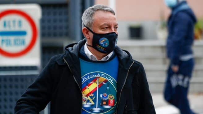 José María García, durante una protesta de Jupol a las puertas del complejo policial de Moratalaz (Madrid).