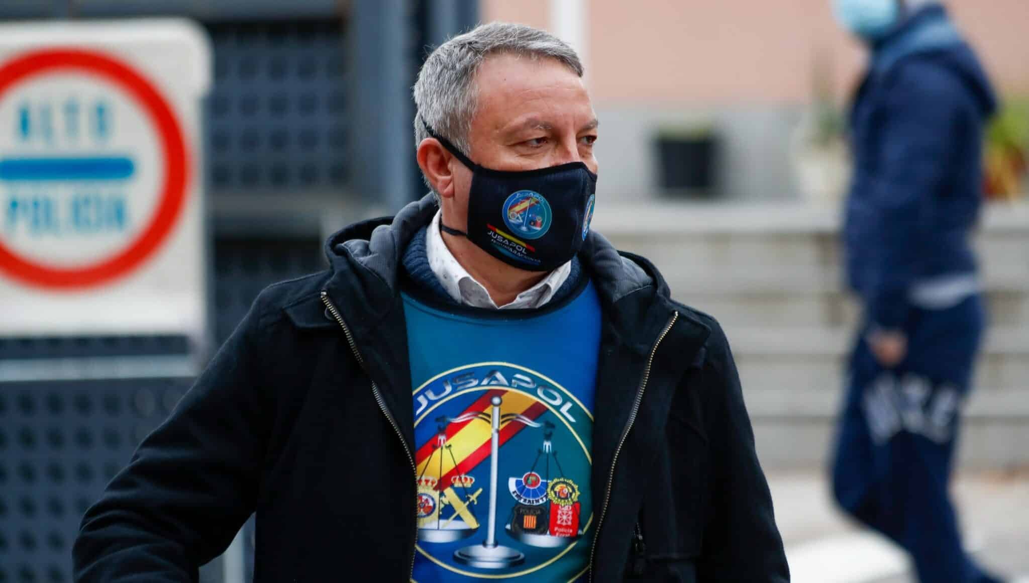 José María García, durante una protesta de Jupol a las puertas del complejo policial de Moratalaz (Madrid).