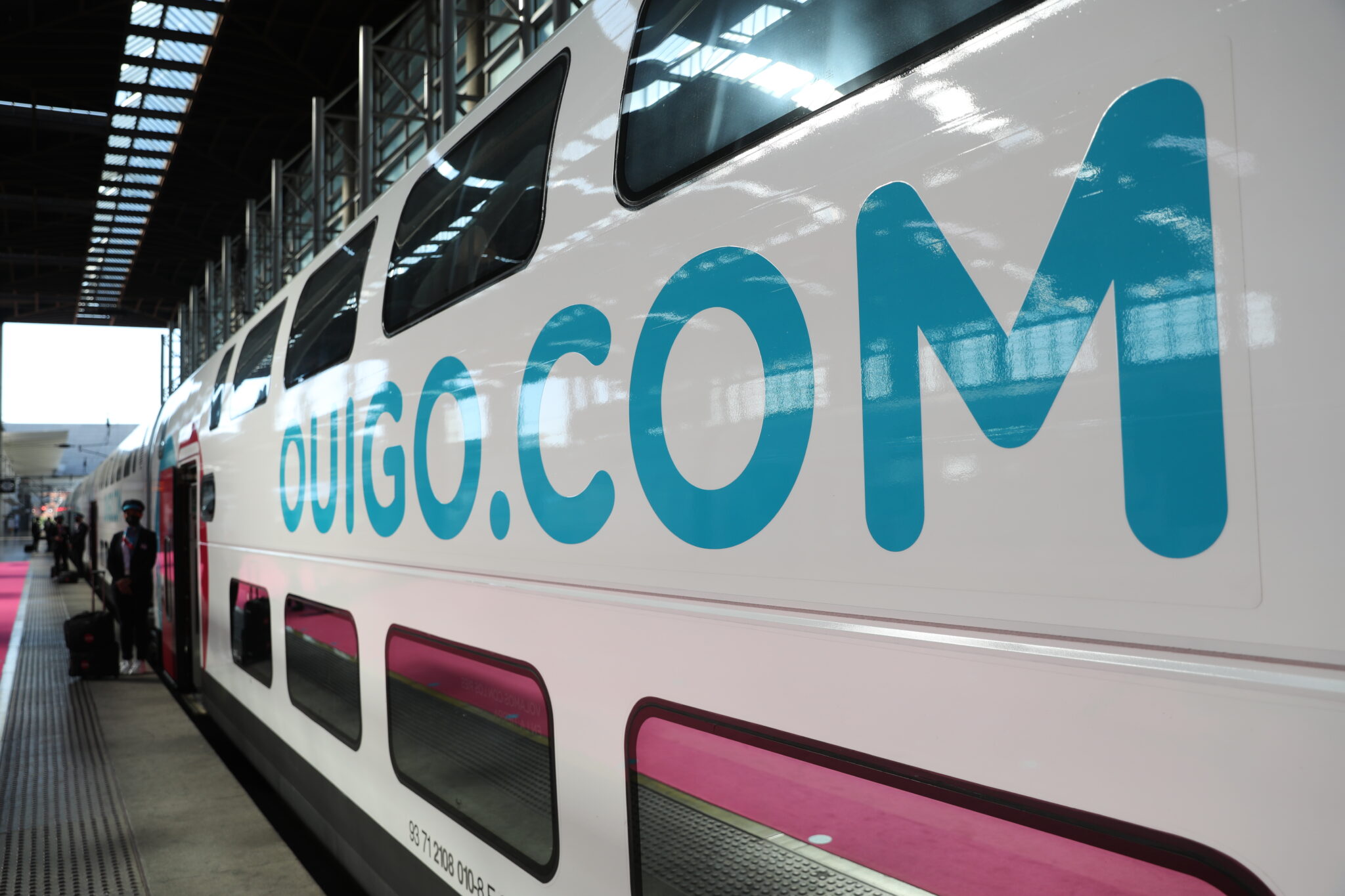 Una avería deja tres horas tirados de madrugada a los pasajeros del tren Barcelona-Madrid