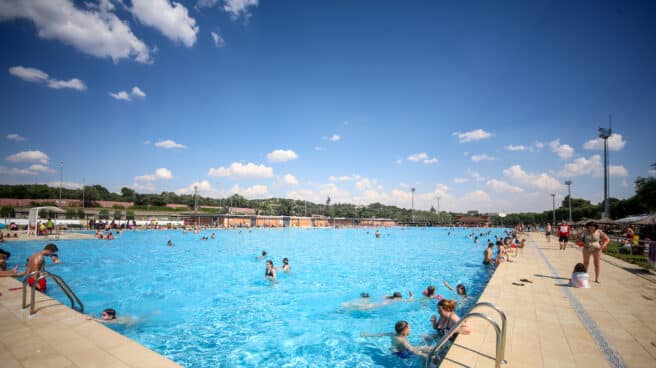 Vista general de la piscina del Parque Deportivo de Puerta de Hierro (Madrid)