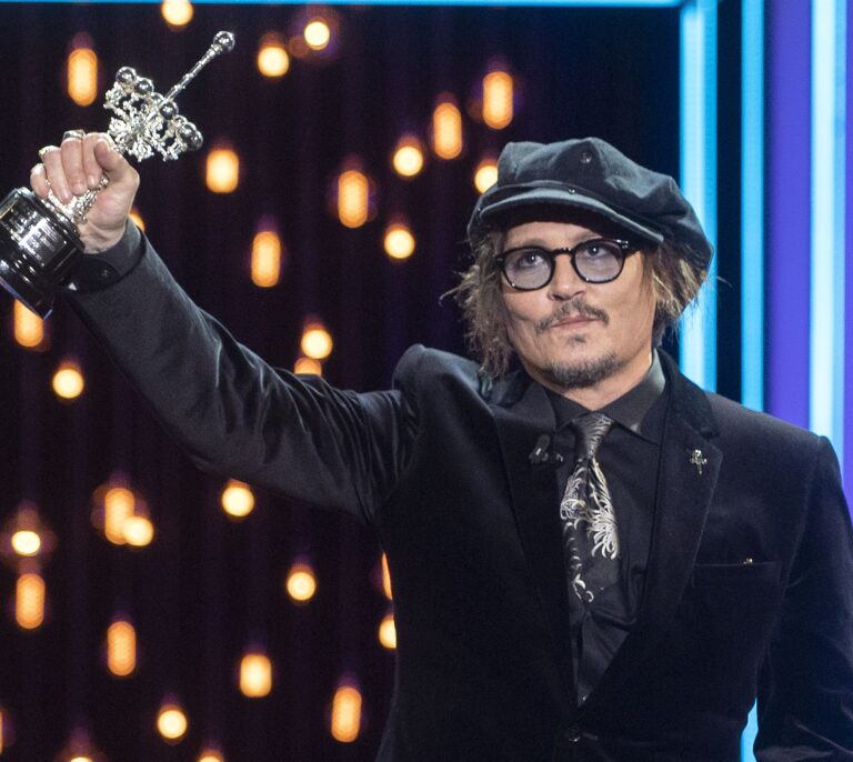 Johnny Depp será Luis XV