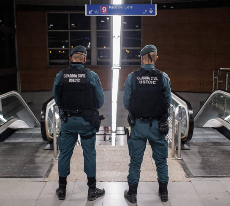 Guardias civiles piden que se les permita portar cámaras corporales para grabar sus actuaciones