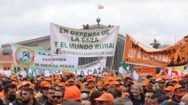 La caza anuncia "medidas de presión" si el PSOE no frena la Ley de bienestar animal de Podemos