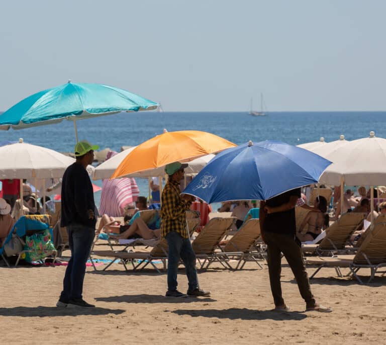 El calor no da tregua y España se enfrenta este sábado al día más tórrido del año