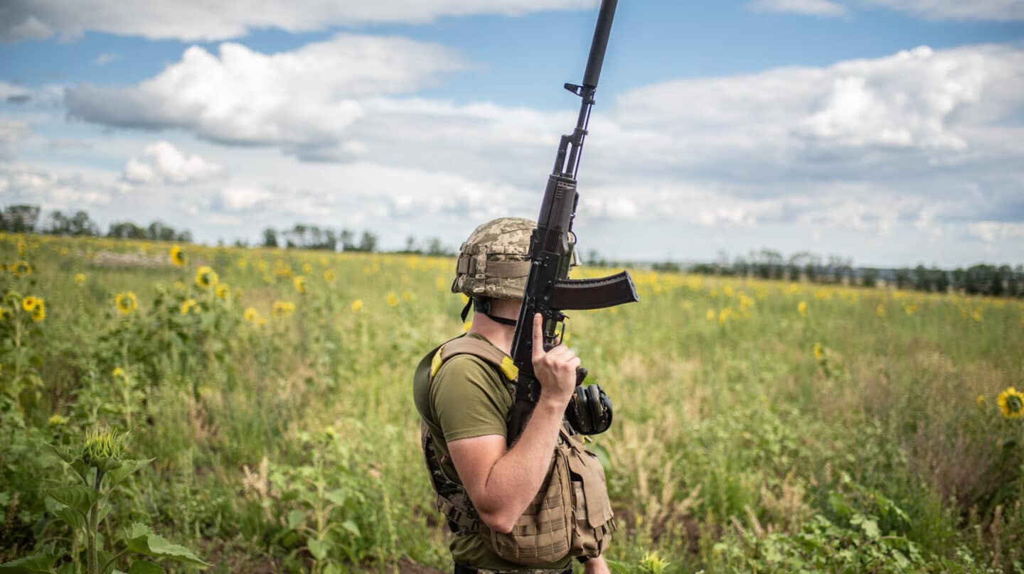 Seis meses de guerra, en diez historias